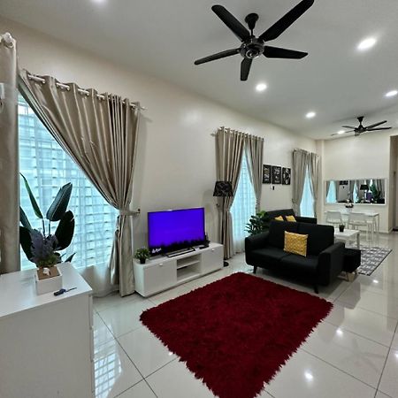 Rumahku Homestay, Taman Jasin Perdana Exterior foto