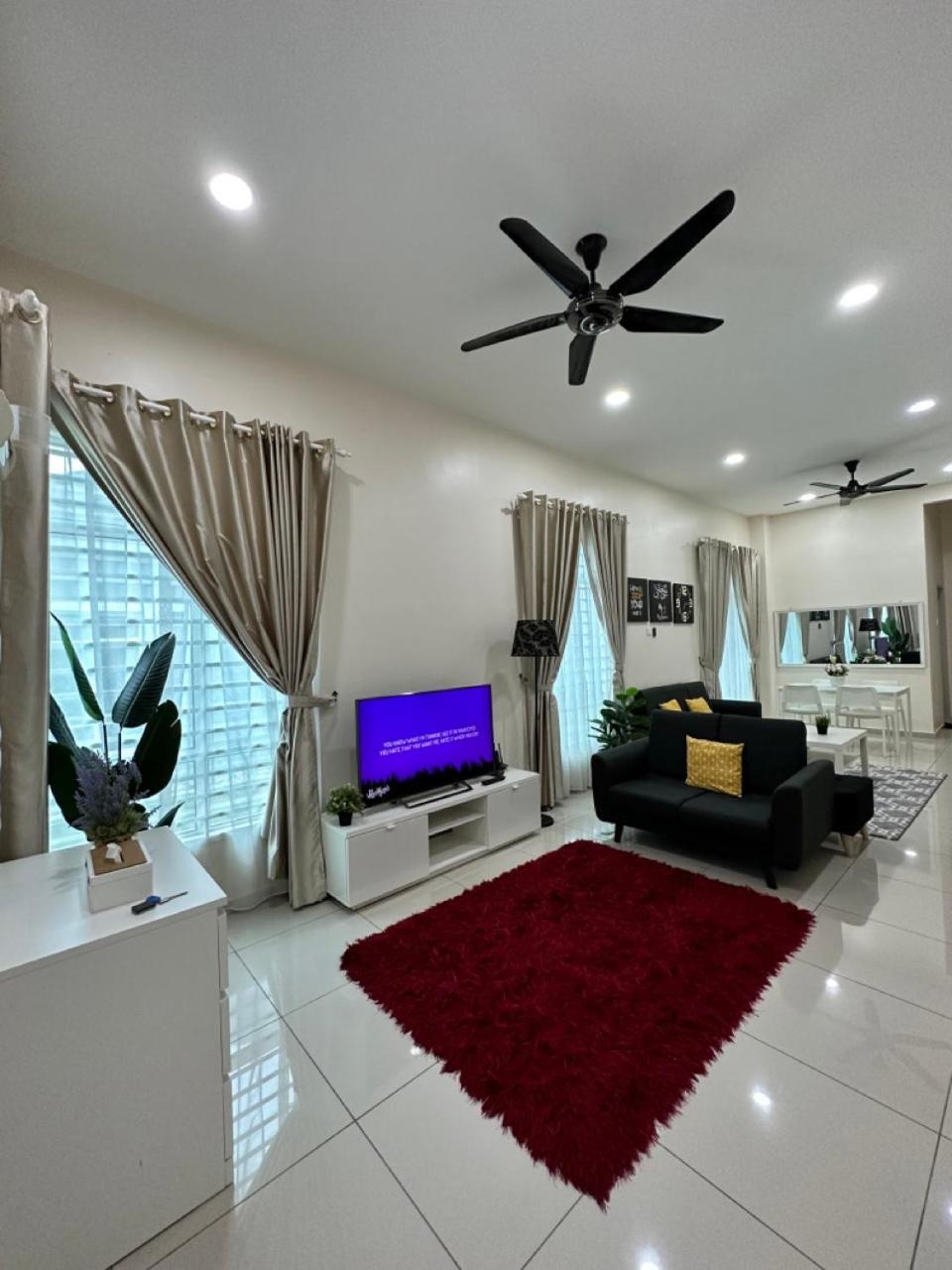 Rumahku Homestay, Taman Jasin Perdana Exterior foto