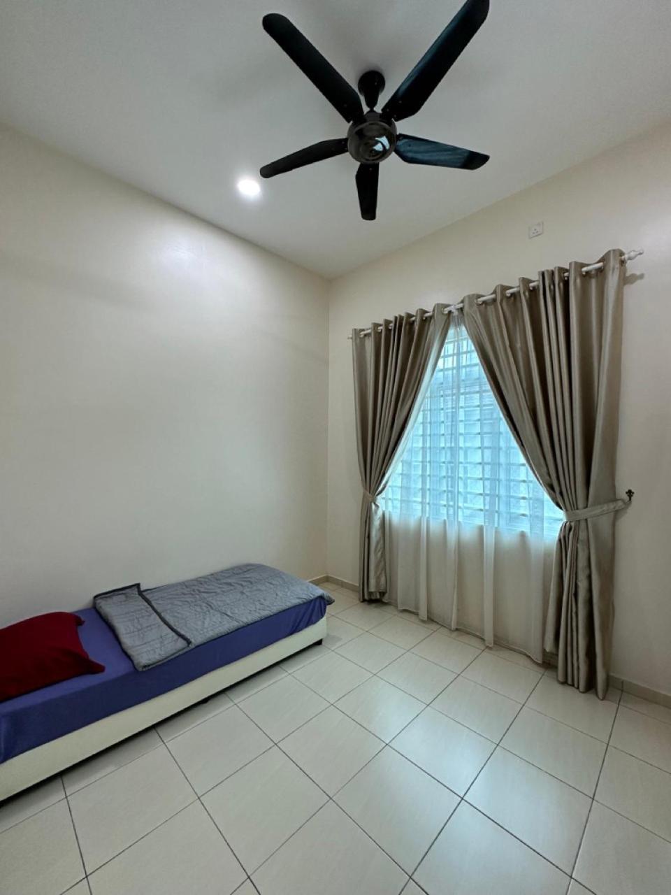Rumahku Homestay, Taman Jasin Perdana Exterior foto