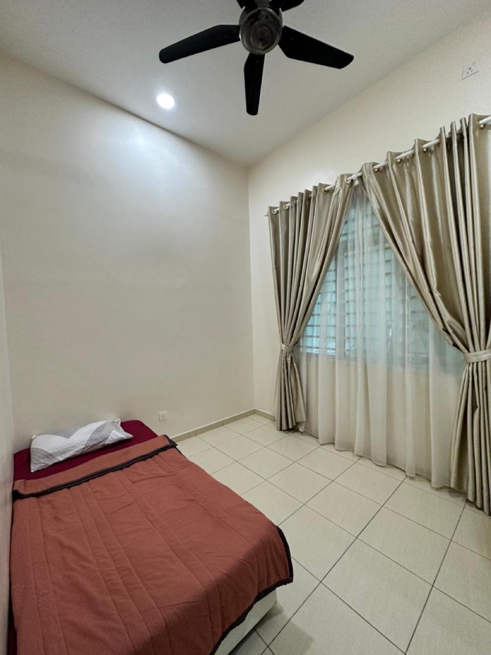 Rumahku Homestay, Taman Jasin Perdana Exterior foto
